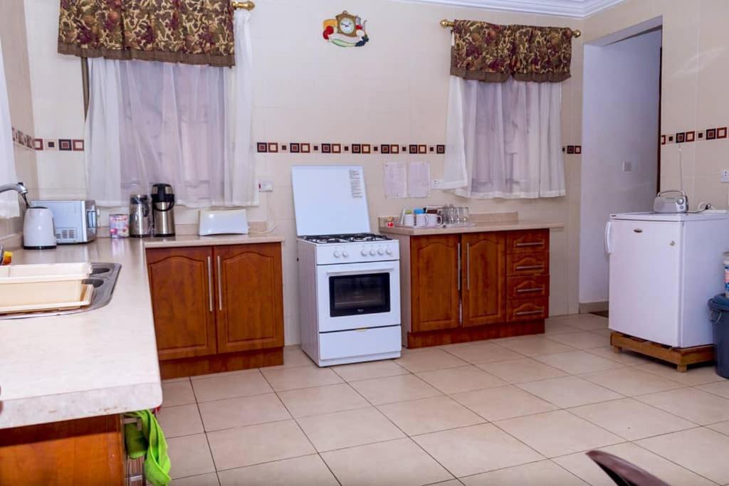 Sandpark Place, West Hills Accra Exterior photo